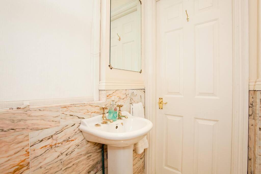 Bright 2 Bedroom Flat In Central 伦敦 外观 照片